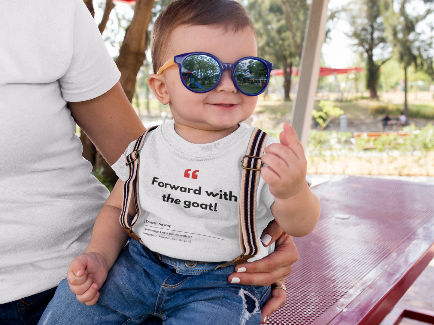 Baby Bloesje/Shirt (korte armen) met Vlaamse/Nederlandstalige Uitdrukking/Quote letterlijk vertaald naar het Engels (Flenglish) - Geit